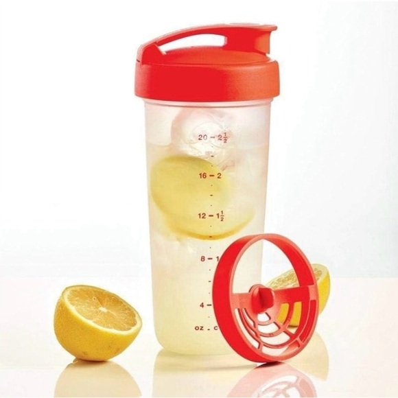 Tupperware Quick Shake Red Shaker Bottle with Measurement Marks NWT - Picture 1 of 3